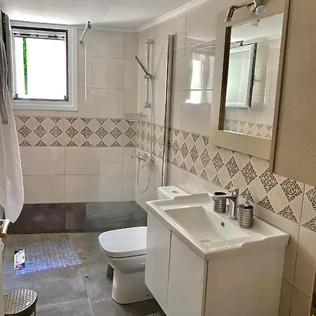 Blu Blu With Castle View * Koróni